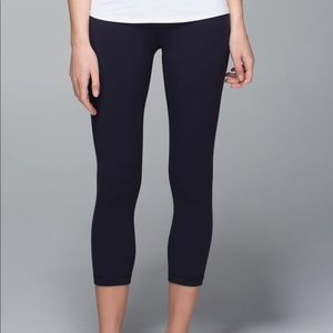 Lululemon Crop Length Navy Wunder Under Leggings